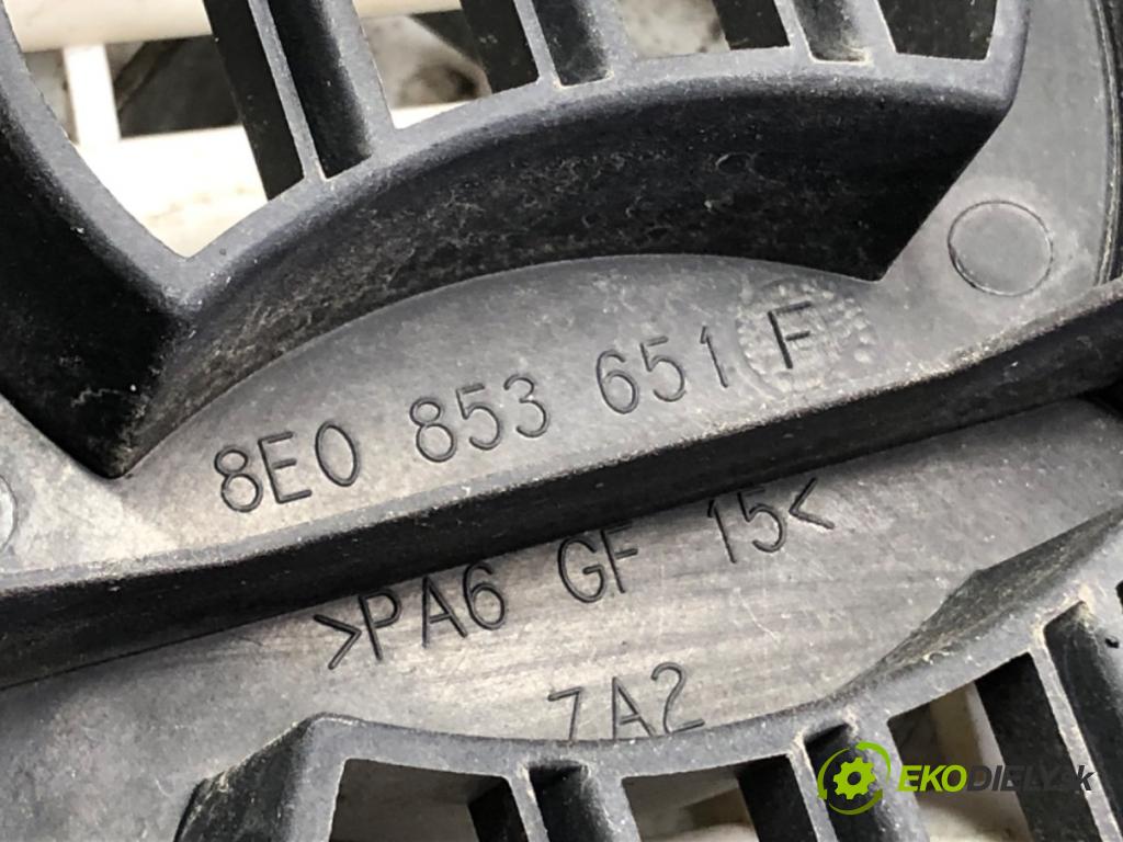 AUDI A4 B6 (8E2) 2000 - 2005    1.9 TDI 96 kW [130 KM] olej napędowy 2000 - 2004  mřížka maska 8E0853651F (Mřížky (masky) chladičů)