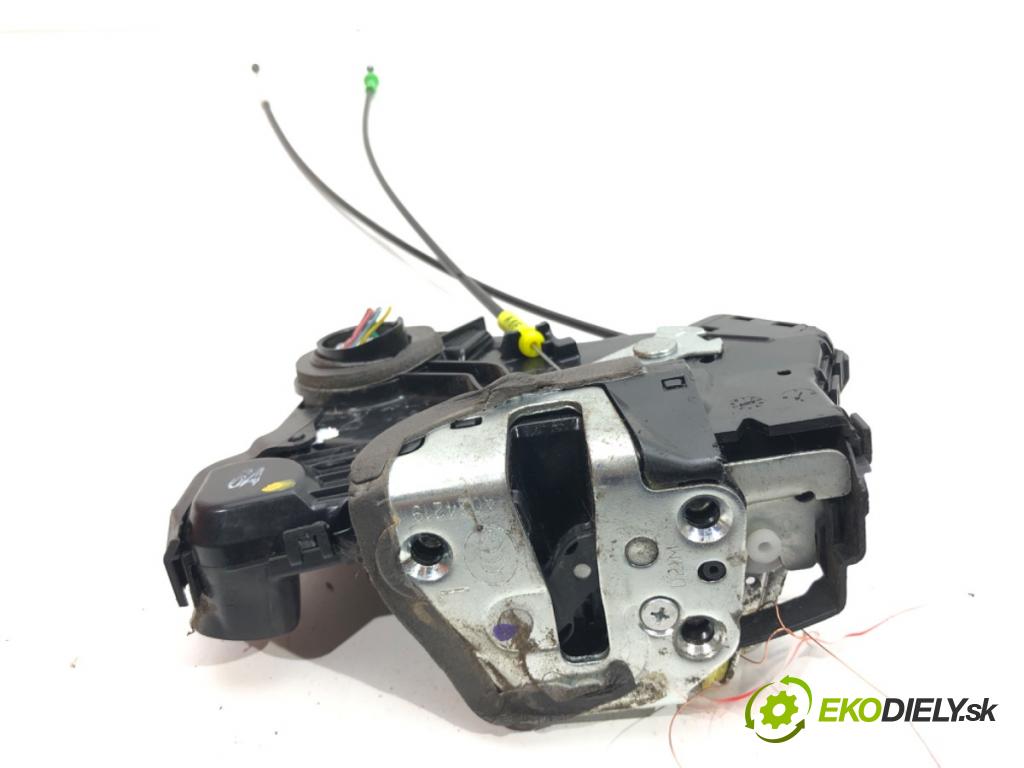 TOYOTA AURIS (_E18_) 2012 - 2018    1.6 (ZRE181_, ZRE185_) 97 kW [132 KM] benzyna 2012 - 2018  zámok dveře levý přední část 
