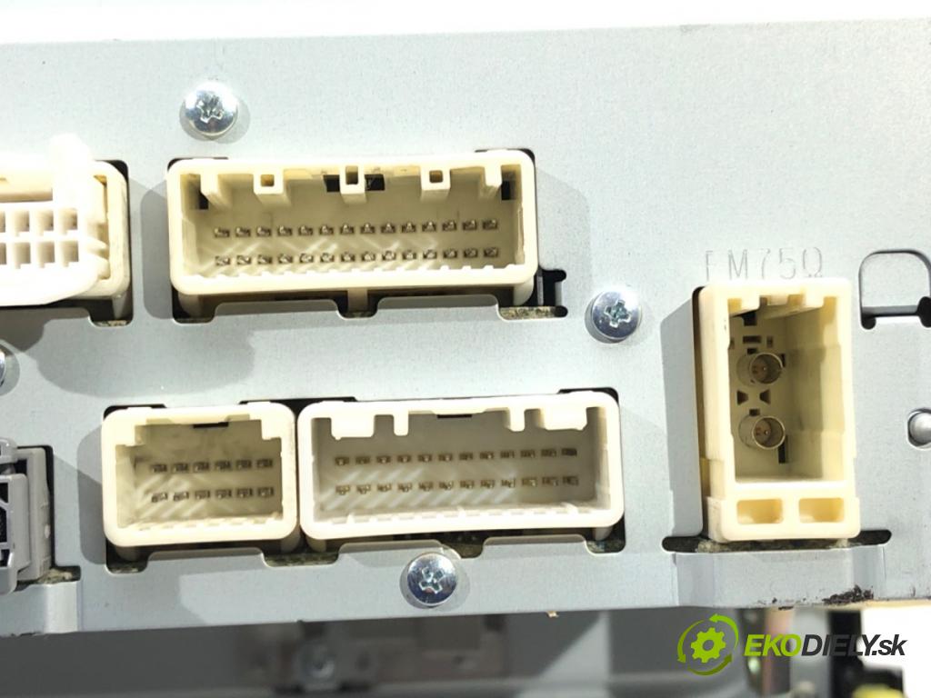 TOYOTA AURIS (_E18_) 2012 - 2018    1.6 (ZRE181_, ZRE185_) 97 kW [132 KM] benzyna 2012 - 2018  RADIO 86140-02010 (Audio zariadenia)