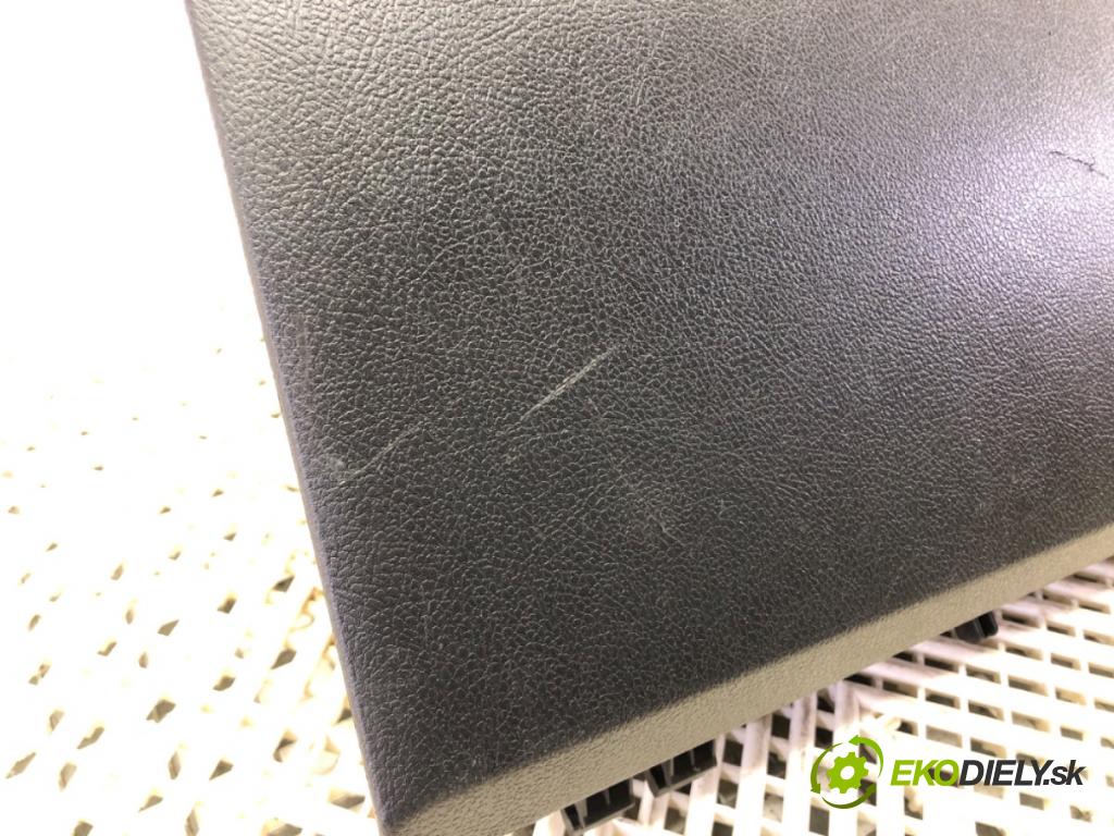 TOYOTA AURIS (_E18_) 2012 - 2018    1.6 (ZRE181_, ZRE185_) 97 kW [132 KM] benzyna 2012 - 2018  Priehradka, kastlík spolujazdca  (Priehradky, kastlíky)