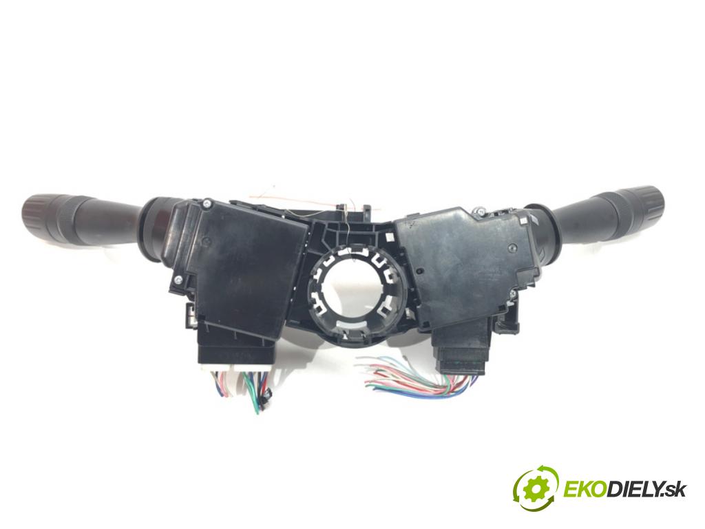 TOYOTA AURIS (_E18_) 2012 - 2018    1.6 (ZRE181_, ZRE185_) 97 kW [132 KM] benzyna 2012 - 2018  Prepínač kombinovaný 17F850 (Prepínače, spínače, tlačidlá a ovládače kúrenia)