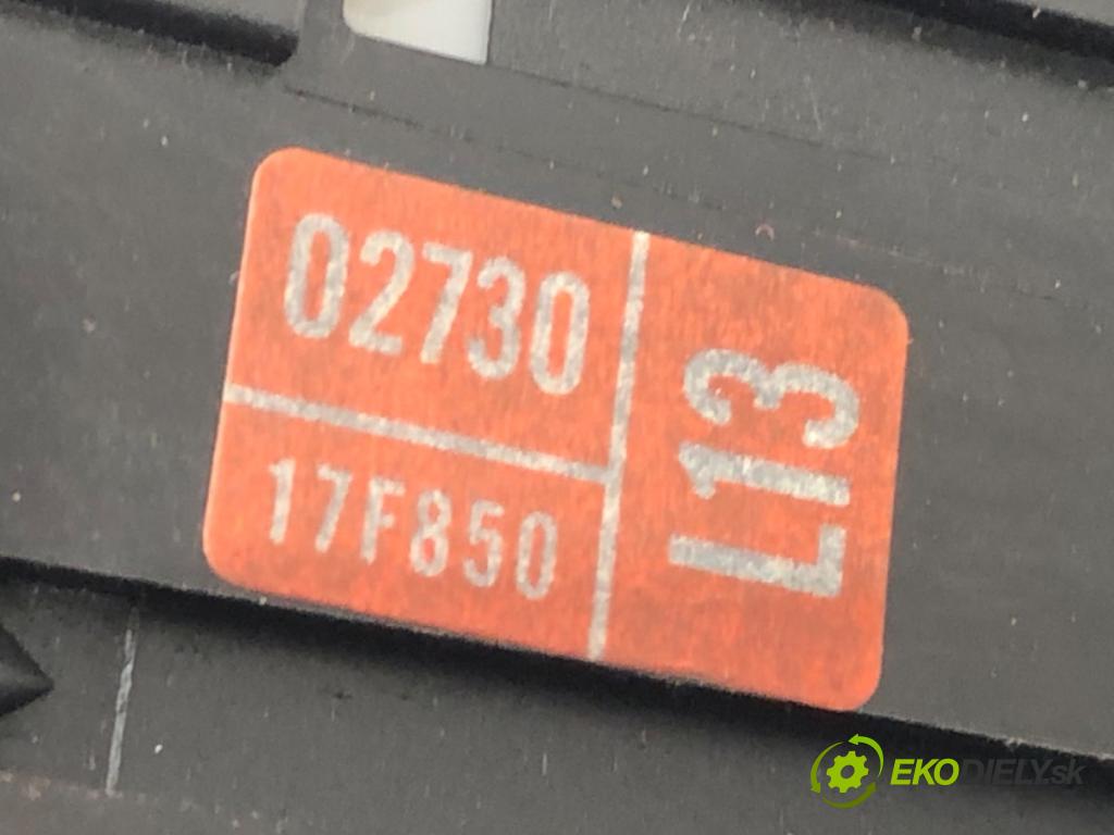 TOYOTA AURIS (_E18_) 2012 - 2018    1.6 (ZRE181_, ZRE185_) 97 kW [132 KM] benzyna 2012 - 2018  Prepínač kombinovaný 17F850 (Prepínače, spínače, tlačidlá a ovládače kúrenia)