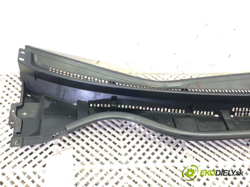 TOYOTA AURIS (_E18_) 2012 - 2018    1.6 (ZRE181_, ZRE185_) 97 kW [132 KM] benzyna 2012 - 2018  Torpédo, plast pod čelné okno 55708-02470 (Torpéda)