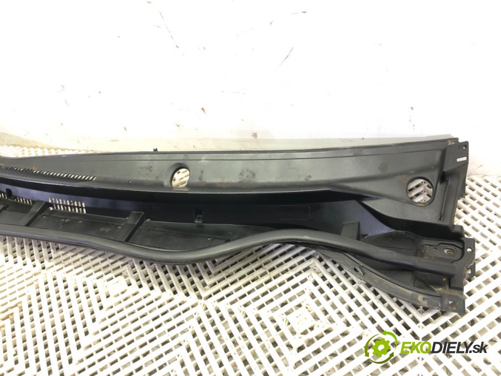 TOYOTA AURIS (_E18_) 2012 - 2018    1.6 (ZRE181_, ZRE185_) 97 kW [132 KM] benzyna 2012 - 2018  Torpédo, plast pod čelné okno 55708-02470 (Torpéda)