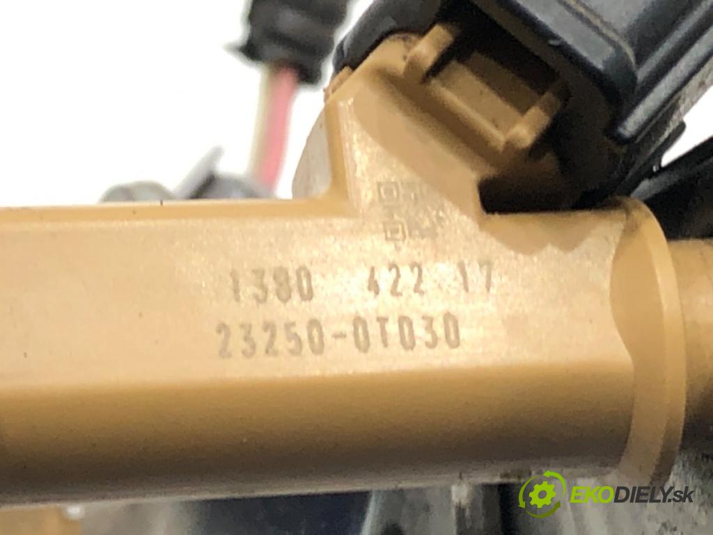 TOYOTA AURIS (_E18_) 2012 - 2018    1.6 (ZRE181_, ZRE185_) 97 kW [132 KM] benzyna 2012 - 2018  Lišta vstrekovacia 23250-0T030 (Vstrekovacie lišty)