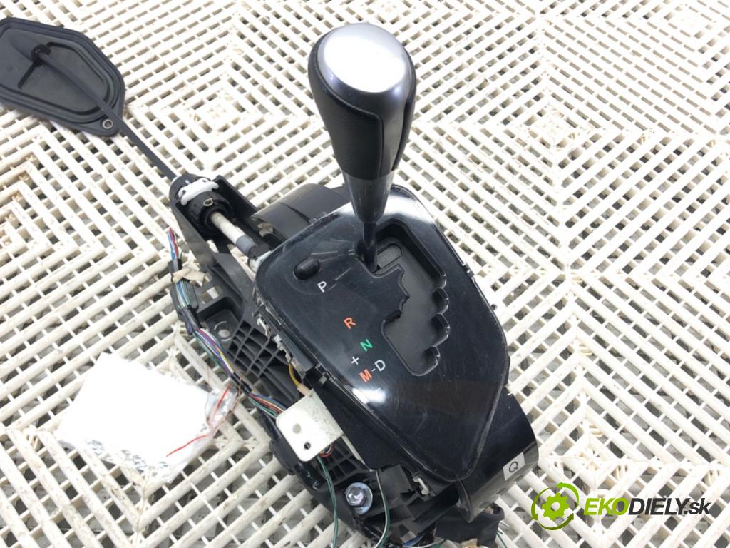 TOYOTA AURIS (_E18_) 2012 - 2018    1.6 (ZRE181_, ZRE185_) 97 kW [132 KM] benzyna 2012 - 2018  Kulisa 75G027-LH (Rýchlostné páky / kulisy)