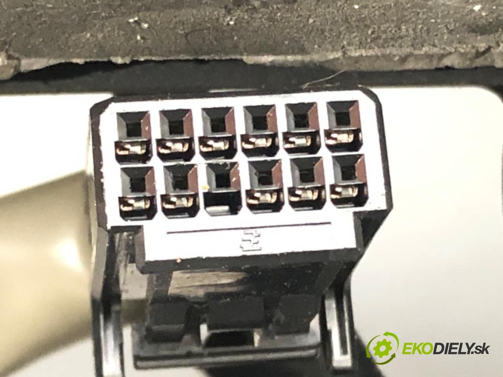 TOYOTA AURIS (_E18_) 2012 - 2018    1.6 (ZRE181_, ZRE185_) 97 kW [132 KM] benzyna 2012 - 2018  Volant  (Volanty)