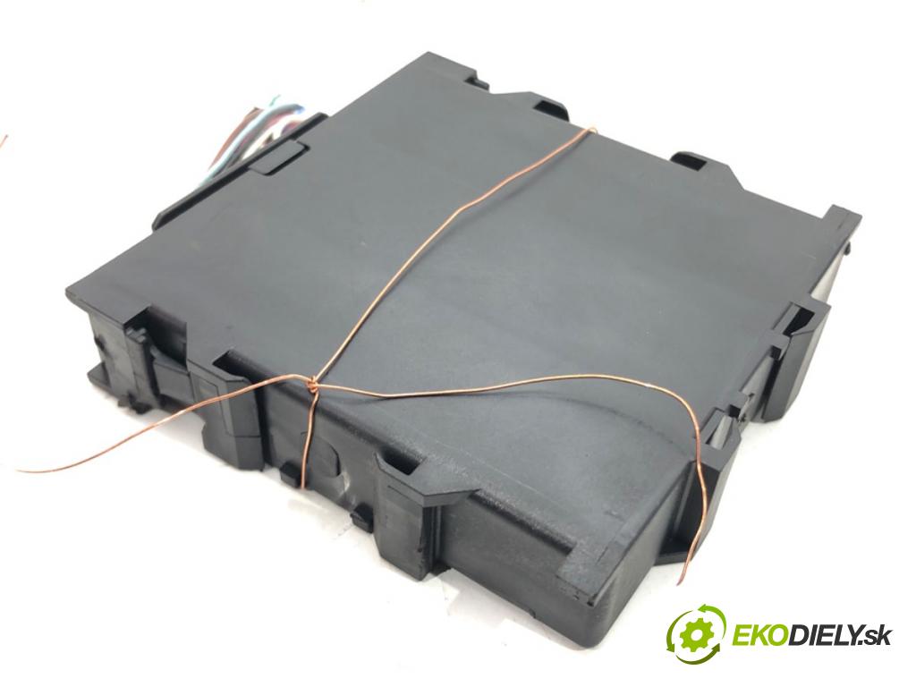 TOYOTA AURIS (_E18_) 2012 - 2018    1.6 (ZRE181_, ZRE185_) 97 kW [132 KM] benzyna 2012 - 2018  Modul PDC 89340-02040 (Ostatné)