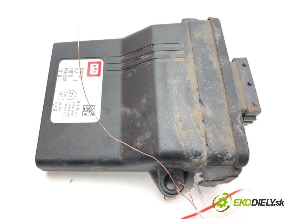 TOYOTA AURIS (_E18_) 2012 - 2018    1.6 (ZRE181_, ZRE185_) 97 kW [132 KM] benzyna 2012 - 2018  riadiaca jednotka do plynu LPG BRC FLY SF DE817010 (Riadiace jednotky)