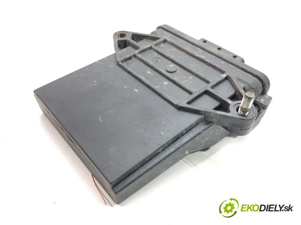 TOYOTA AURIS (_E18_) 2012 - 2018    1.6 (ZRE181_, ZRE185_) 97 kW [132 KM] benzyna 2012 - 2018  riadiaca jednotka do plynu LPG BRC FLY SF DE817010 (Riadiace jednotky)