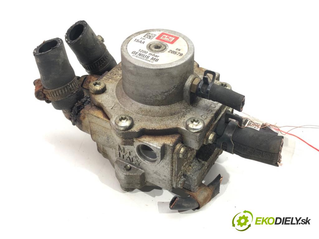 TOYOTA AURIS (_E18_) 2012 - 2018    1.6 (ZRE181_, ZRE185_) 97 kW [132 KM] benzyna 2012 - 2018  Reduktor do plynového pedálu LPG GENIUS MB 1200 (LPG)