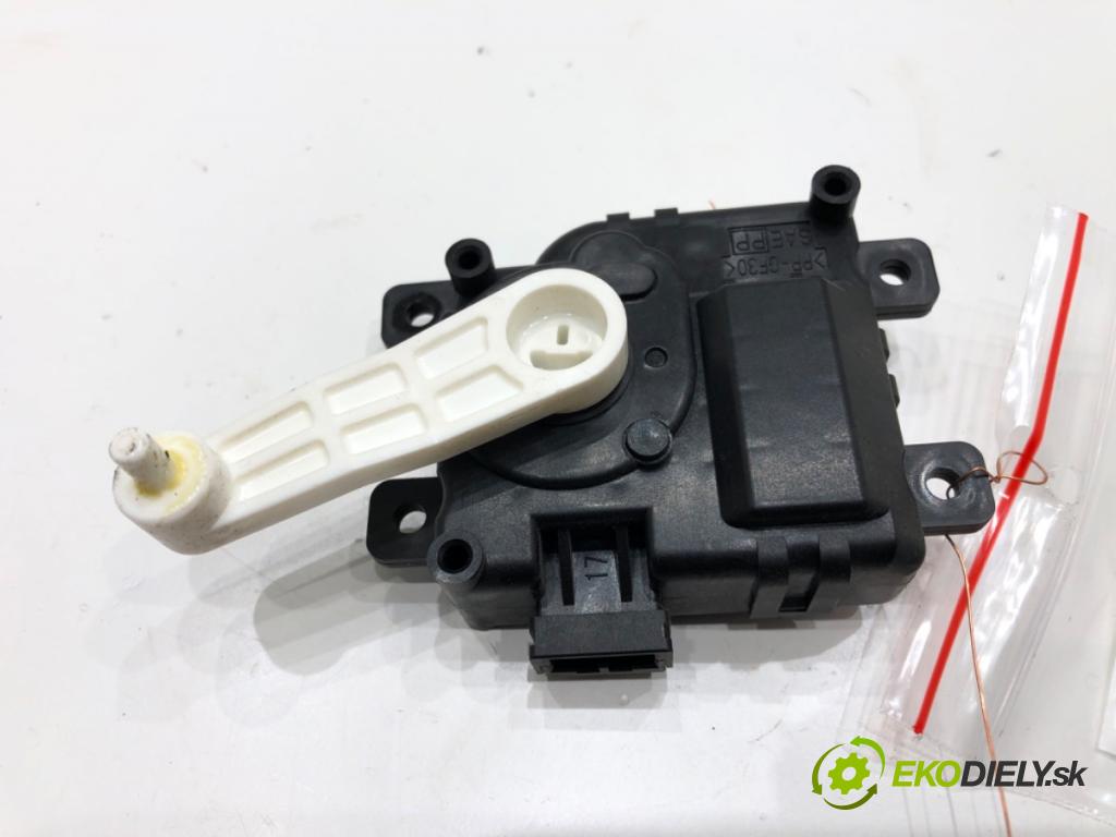 MITSUBISHI MIRAGE / SPACE STAR VI liftback (A0_A) 2012 - 2022    1.2 (A03A) 59 kW [80 KM] benzyna 2012 - 2022  Motorček kúrenia 113800-3480 (Motorčeky kúrenia)