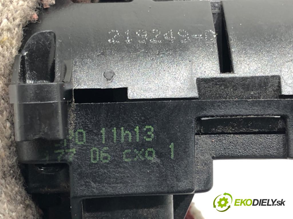 RENAULT MODUS / GRAND MODUS (F/JP0_) 2004 - 2022    1.2 (JP0C, JP0K, FP0C, FP0K, FP0P, JP0P, JP0T) 55 kW [75 KM] benzyna 2004 - 2022  zámok dveře pravý zadní část 219249-D