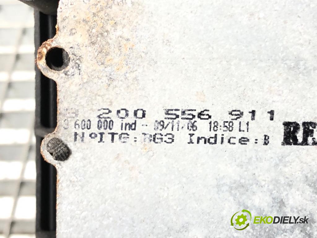 RENAULT MODUS / GRAND MODUS (F/JP0_) 2004 - 2022    1.2 (JP0C, JP0K, FP0C, FP0K, FP0P, JP0P, JP0T) 55 kW [75 KM] benzyna 2004 - 2022  Kulisa 8200556911 (Rýchlostné páky / kulisy)