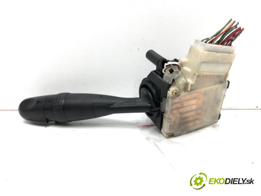 TOYOTA RAV 4 II (_A2_) 2000 - 2005    2.0 D 4WD (CLA20_, CLA21_) 85 kW [116 KM] olej napędowy 2001 - 2005  Prepínač smeroviek 1736482 (Prepínače, spínače, tlačidlá a ovládače kúrenia)