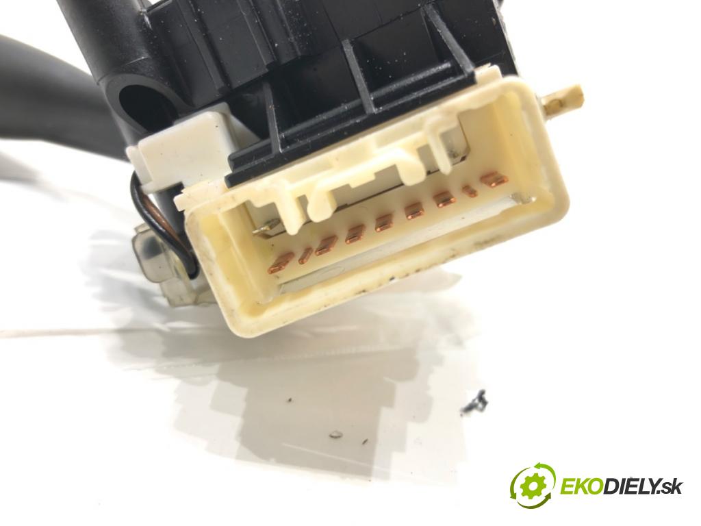 TOYOTA RAV 4 II (_A2_) 2000 - 2005    2.0 D 4WD (CLA20_, CLA21_) 85 kW [116 KM] olej napędowy 2001 - 2005  Prepínač smeroviek 1736482 (Prepínače, spínače, tlačidlá a ovládače kúrenia)