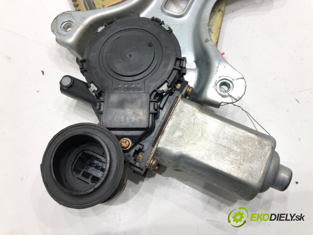 TOYOTA RAV 4 II (_A2_) 2000 - 2005    2.0 D 4WD (CLA20_, CLA21_) 85 kW [116 KM] olej napędowy 2001 - 2005  mechanismus okna levý přední část 85720-42070