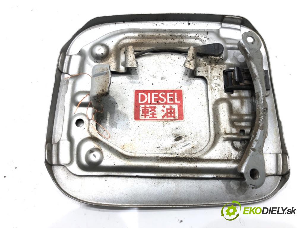 TOYOTA RAV 4 II (_A2_) 2000 - 2005    2.0 D 4WD (CLA20_, CLA21_) 85 kW [116 KM] olej napędowy 2001 - 2005  Dvierka nádrže paliva  (Ostatné)