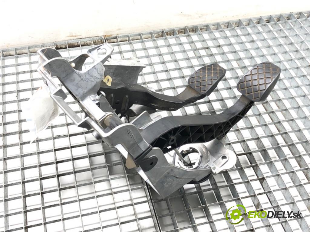 AUDI A4 B8 Avant (8K5) 2007 - 2015    1.8 TFSI 118 kW [160 KM] benzyna 2007 - 2012  PEDÁL: 8K1721117 (Pedále)