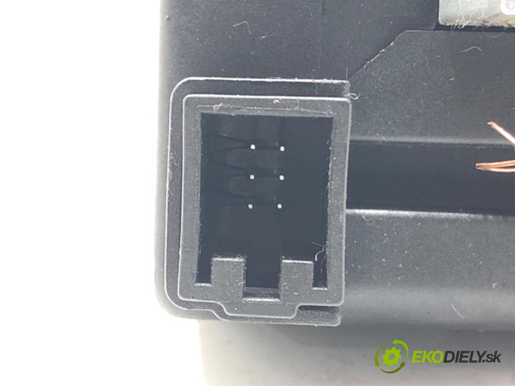 AUDI A4 B8 Avant (8K5) 2007 - 2015    1.8 TFSI 118 kW [160 KM] benzyna 2007 - 2012  blokáda volantu 8K0905852C (Ostatné)