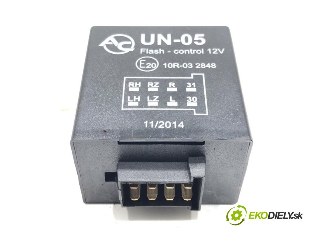 TOYOTA YARIS VERSO (_P2_) 1999 - 2005    1.3 (NCP20_, NCP22_) 63 kW [86 KM] benzyna 1999 - 2002  Modul ťažného oka UN-05 (Ostatné)