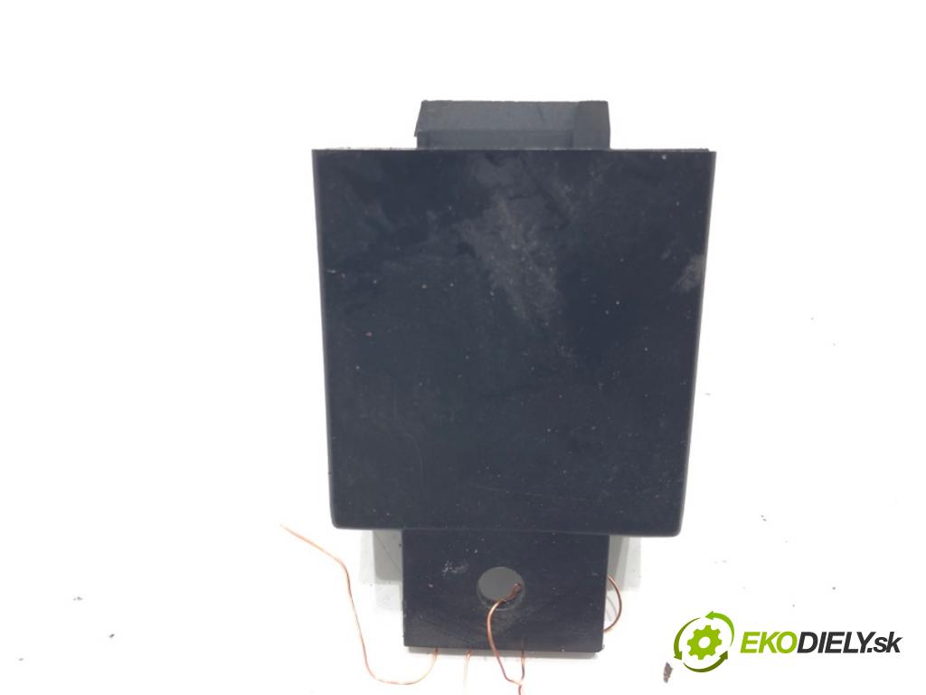 TOYOTA YARIS VERSO (_P2_) 1999 - 2005    1.3 (NCP20_, NCP22_) 63 kW [86 KM] benzyna 1999 - 2002  Modul ťažného oka UN-05 (Ostatné)