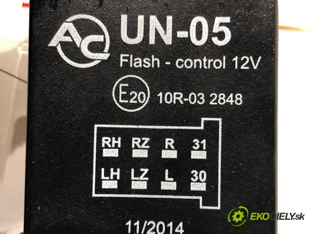 TOYOTA YARIS VERSO (_P2_) 1999 - 2005    1.3 (NCP20_, NCP22_) 63 kW [86 KM] benzyna 1999 - 2002  Modul ťažného oka UN-05 (Ostatné)