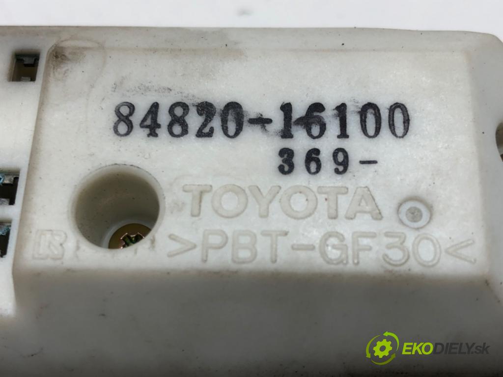 TOYOTA YARIS VERSO (_P2_) 1999 - 2005    1.3 (NCP20_, NCP22_) 63 kW [86 KM] benzyna 1999 - 2002  Prepínač okien 84820-16100 (Prepínače, spínače, tlačidlá a ovládače kúrenia)