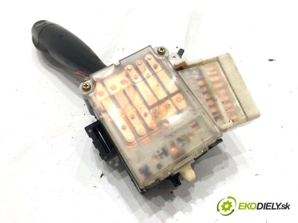 TOYOTA YARIS VERSO (_P2_) 1999 - 2005    1.3 (NCP20_, NCP22_) 63 kW [86 KM] benzyna 1999 - 2002  Prepínač smeroviek 1736482 (Prepínače, spínače, tlačidlá a ovládače kúrenia)
