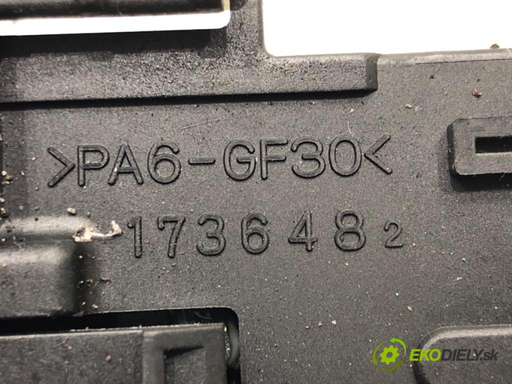 TOYOTA YARIS VERSO (_P2_) 1999 - 2005    1.3 (NCP20_, NCP22_) 63 kW [86 KM] benzyna 1999 - 2002  Prepínač smeroviek 1736482 (Prepínače, spínače, tlačidlá a ovládače kúrenia)