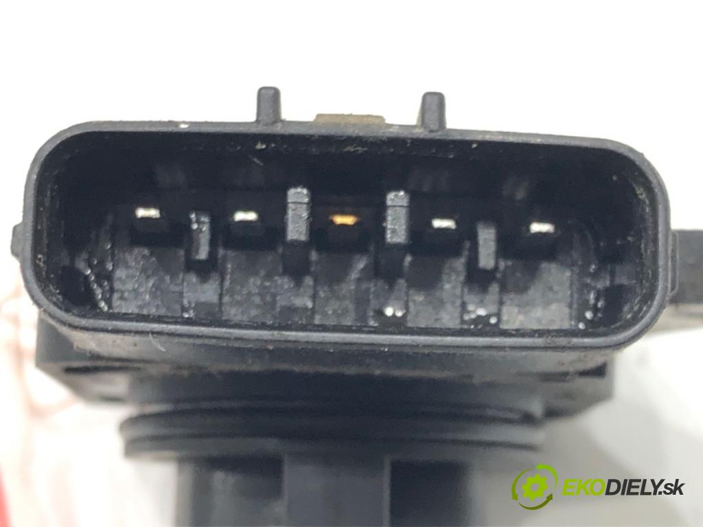 TOYOTA YARIS VERSO (_P2_) 1999 - 2005    1.3 (NCP20_, NCP22_) 63 kW [86 KM] benzyna 1999 - 2002  Váha vzduchu 22204-22010 (Váhy vzduchu)