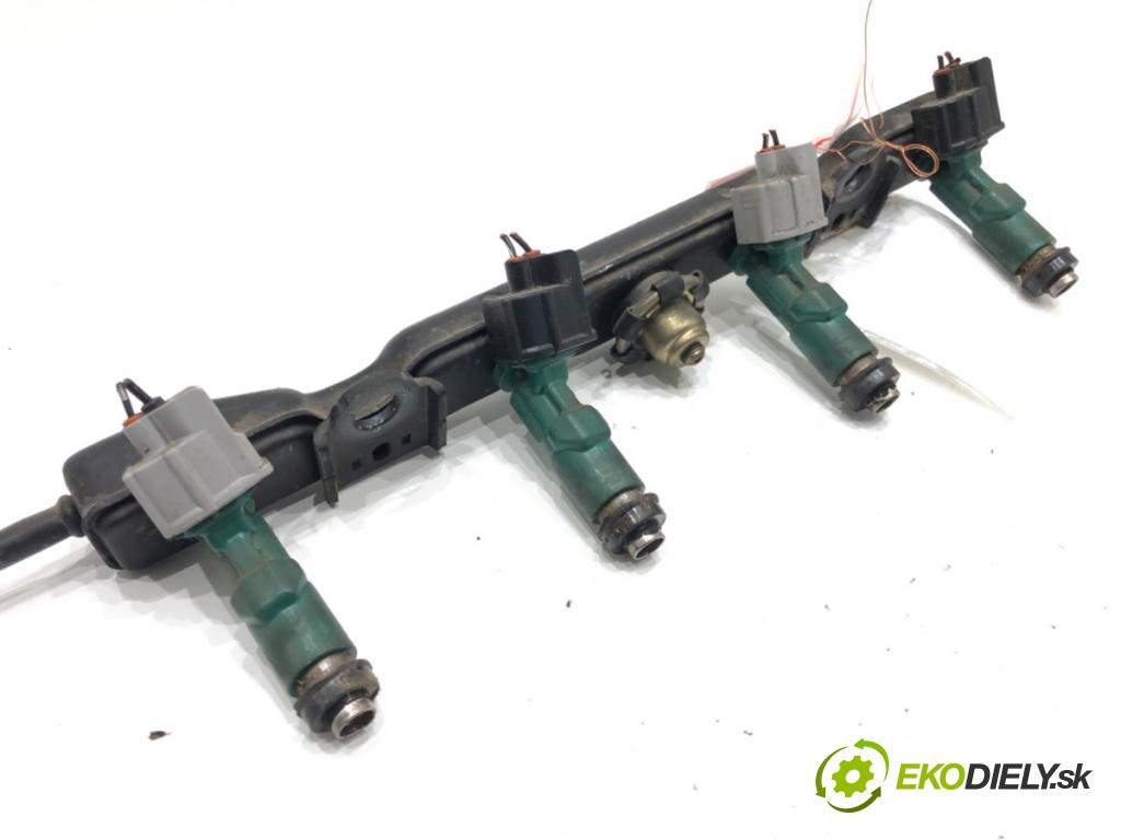 TOYOTA YARIS VERSO (_P2_) 1999 - 2005    1.3 (NCP20_, NCP22_) 63 kW [86 KM] benzyna 1999 - 2002  Lišta vstrekovacia 23250-21020 (Vstrekovacie lišty)