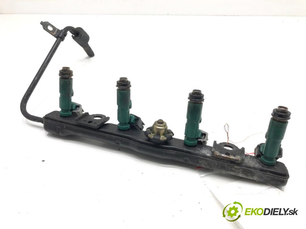 TOYOTA YARIS VERSO (_P2_) 1999 - 2005    1.3 (NCP20_, NCP22_) 63 kW [86 KM] benzyna 1999 - 2002  Lišta vstrekovacia 23250-21020 (Vstrekovacie lišty)