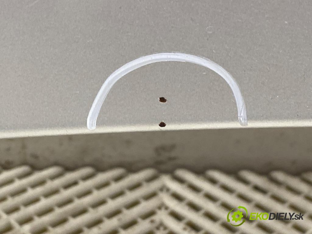 TOYOTA YARIS VERSO (_P2_) 1999 - 2005    1.3 (NCP20_, NCP22_) 63 kW [86 KM] benzyna 1999 - 2002  kapota  (Kapoty)