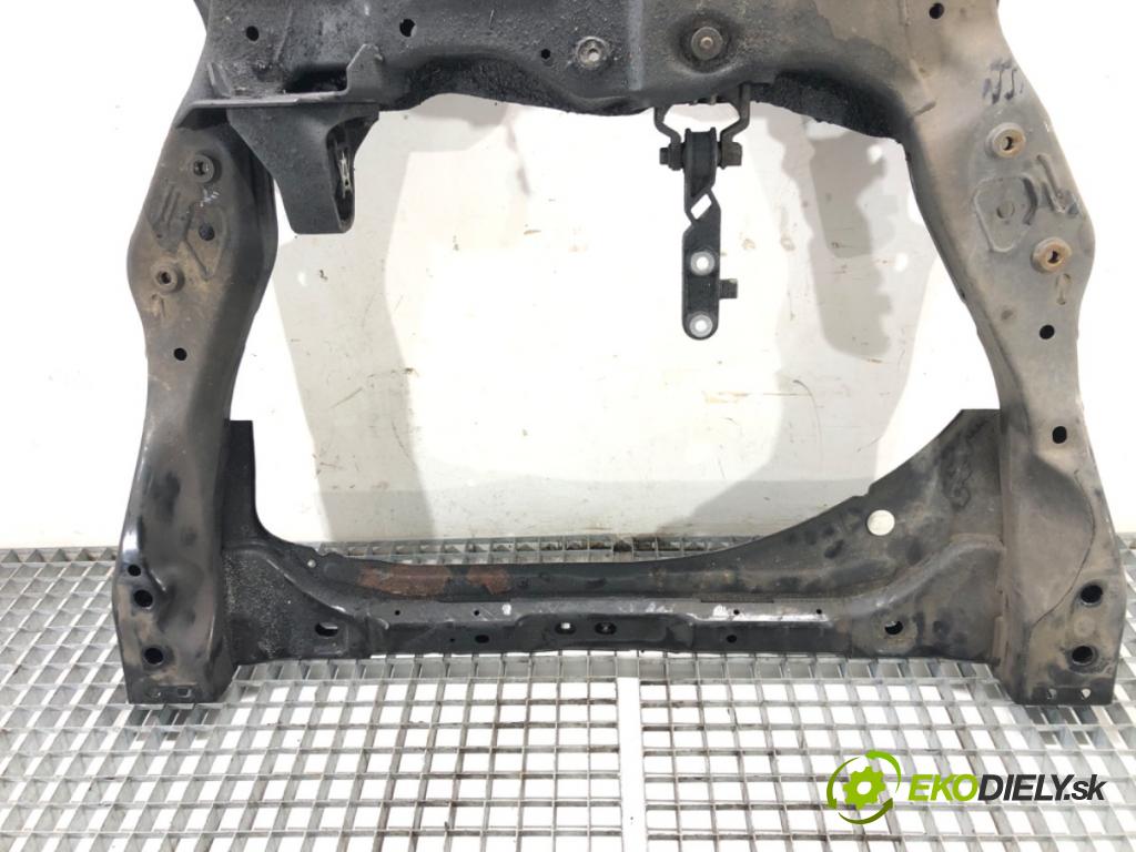 VOLVO XC60 II (246) 2017 - 2022    D4 AWD 140 kW [190 KM] olej napędowy 2017 - 2022  výztuha pod motor  (Výztuhy přední)