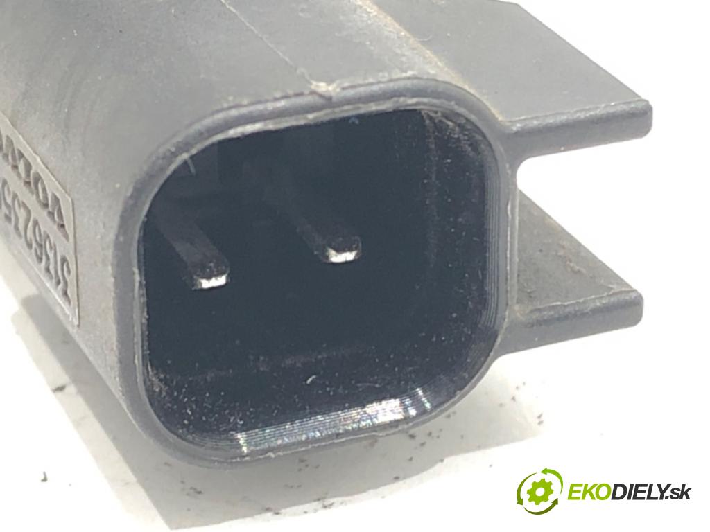 VOLVO XC60 II (246) 2017 - 2022    D4 AWD 140 kW [190 KM] olej napędowy 2017 - 2022  snímač ABS pravý zadní část 31362355