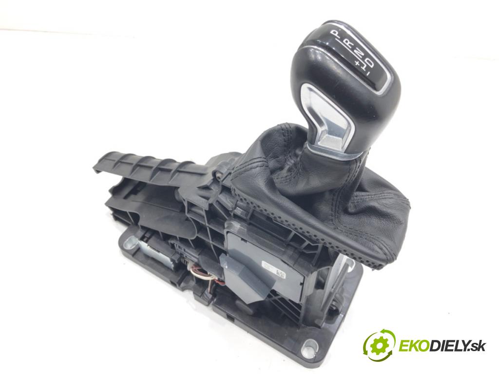 VOLVO XC60 II (246) 2017 - 2022    D4 AWD 140 kW [190 KM] olej napędowy 2017 - 2022  Kulisa 31437769 (Rýchlostné páky / kulisy)