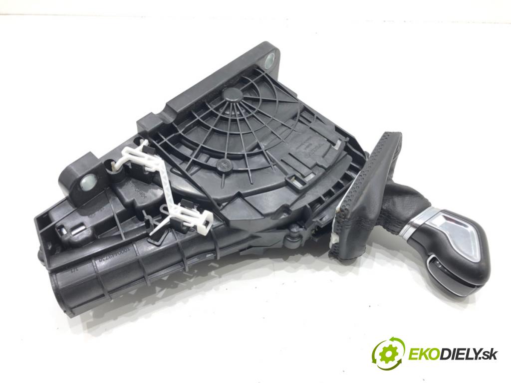 VOLVO XC60 II (246) 2017 - 2022    D4 AWD 140 kW [190 KM] olej napędowy 2017 - 2022  Kulisa 31437769 (Rýchlostné páky / kulisy)