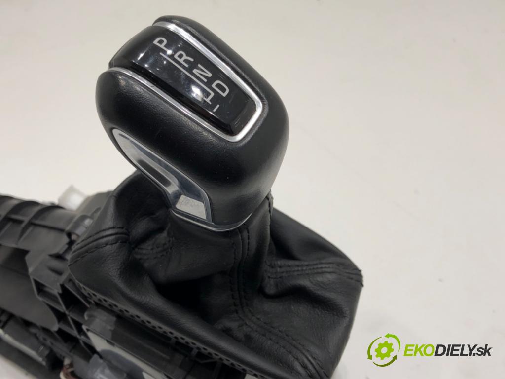 VOLVO XC60 II (246) 2017 - 2022    D4 AWD 140 kW [190 KM] olej napędowy 2017 - 2022  Kulisa 31437769 (Rýchlostné páky / kulisy)