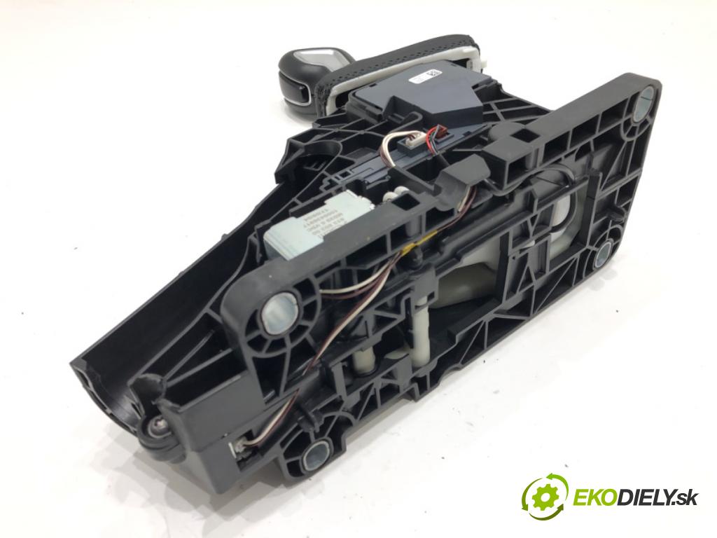 VOLVO XC60 II (246) 2017 - 2022    D4 AWD 140 kW [190 KM] olej napędowy 2017 - 2022  Kulisa 31437769 (Rýchlostné páky / kulisy)