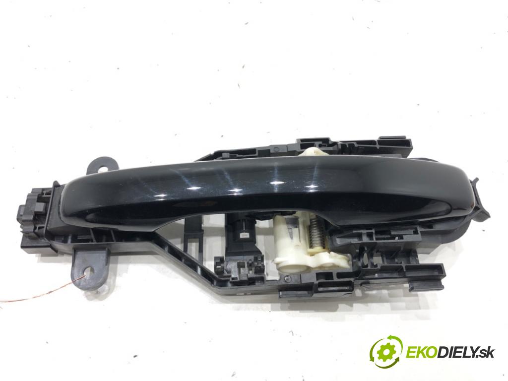 VOLVO XC60 II (246) 2017 - 2022    D4 AWD 140 kW [190 KM] olej napędowy 2017 - 2022  Kľučka vonkajšia pravy zad 