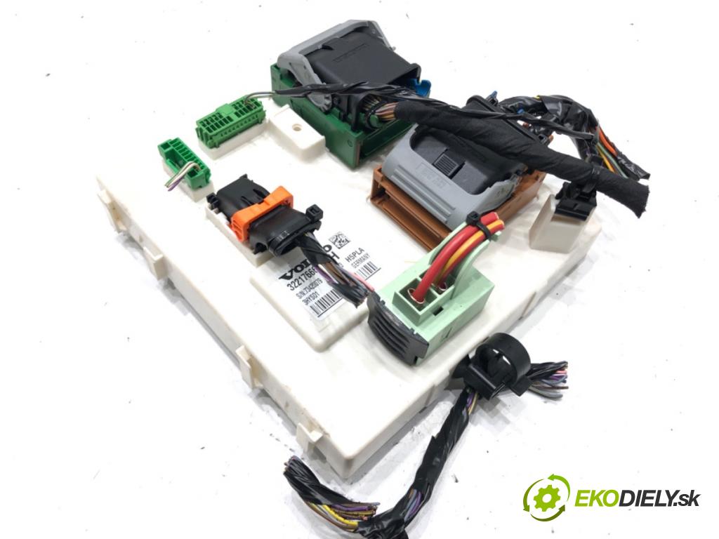 VOLVO XC60 II (246) 2017 - 2022    D4 AWD 140 kW [190 KM] olej napędowy 2017 - 2022  modul BSI 32217666 (Pojistkové skříňky)