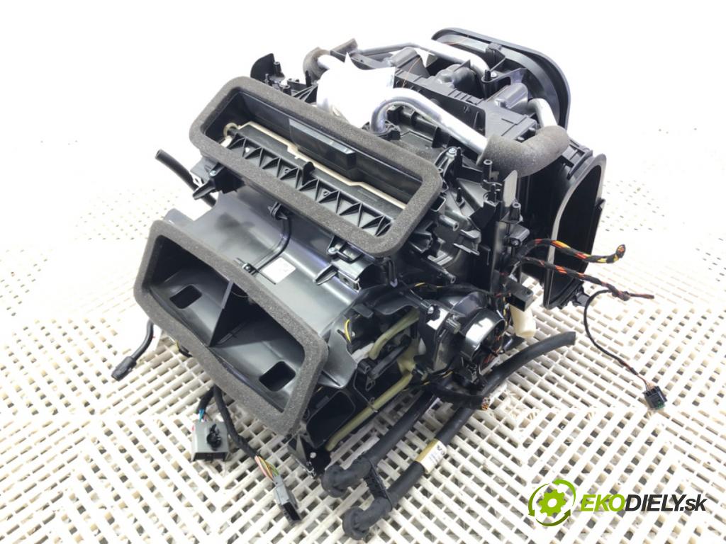 VOLVO XC60 II (246) 2017 - 2022    D4 AWD 140 kW [190 KM] olej napędowy 2017 - 2022  topné těleso radiátor topení 31497561 (Radiátory topení)