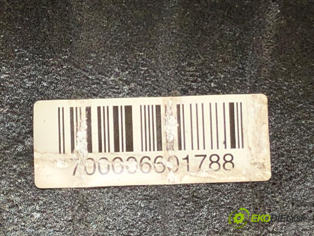 VOLVO XC60 II (246) 2017 - 2022    D4 AWD 140 kW [190 KM] olej napędowy 2017 - 2022  kryt motora  (Kryty motora)