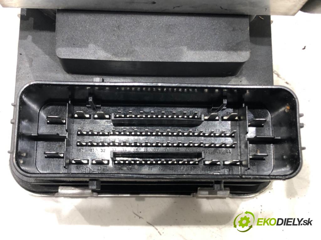 VOLVO XC60 II (246) 2017 - 2022    D4 AWD 140 kW [190 KM] olej napędowy 2017 - 2022  Pumpa ABS 32214803 (Pumpy ABS)