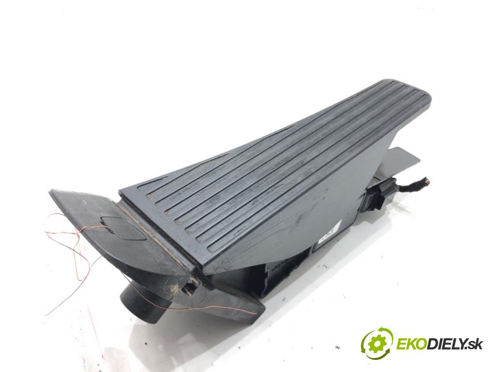 VOLVO XC60 II (246) 2017 - 2022    D4 AWD 140 kW [190 KM] olej napędowy 2017 - 2022  Potenciometer plynu 32212451 (Pedále)