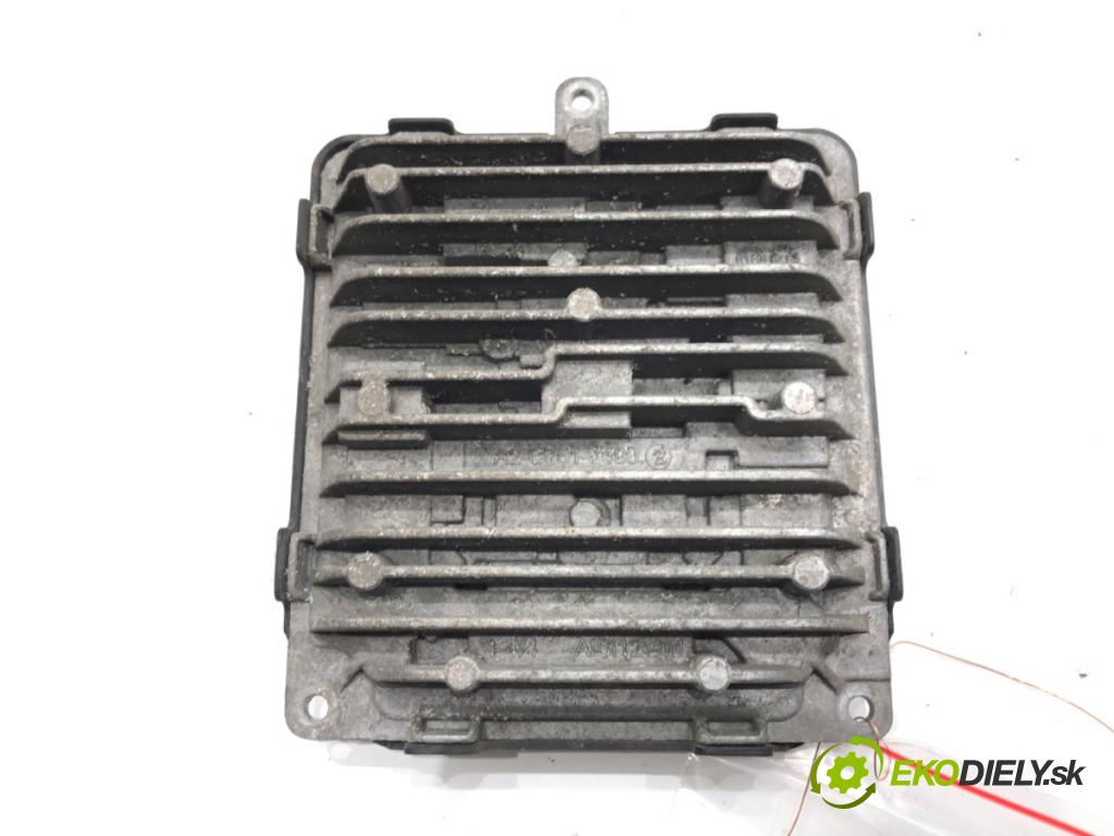 VOLVO XC60 II (246) 2017 - 2022    D4 AWD 140 kW [190 KM] olej napędowy 2017 - 2022  Menič XENON 31427787 (Riadiace jednotky xenónu)