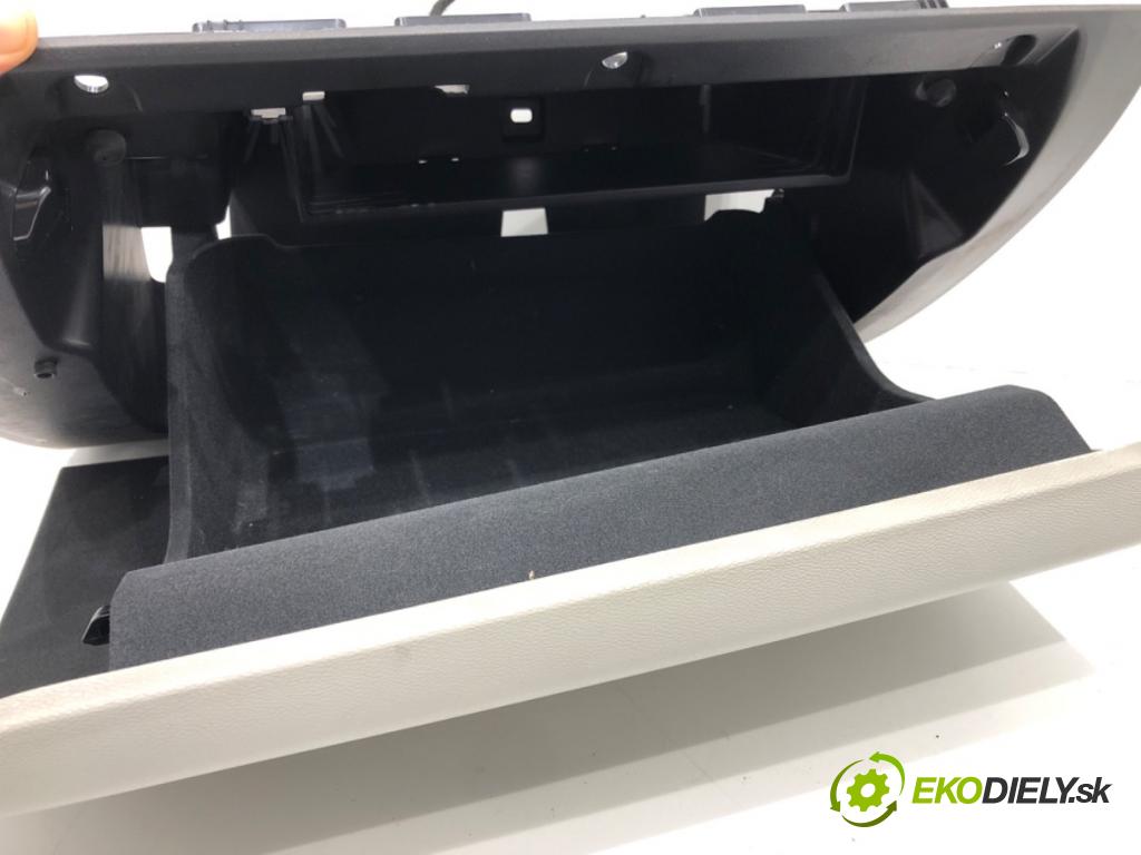 VOLVO XC60 II (246) 2017 - 2022    D4 AWD 140 kW [190 KM] olej napędowy 2017 - 2022  Priehradka, kastlík spolujazdca 31417596 (Priehradky, kastlíky)