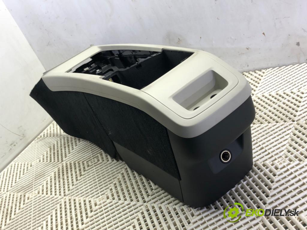 VOLVO XC60 II (246) 2017 - 2022    D4 AWD 140 kW [190 KM] olej napędowy 2017 - 2022  Tunel stredový 31417518 (Stredový tunel / panel)