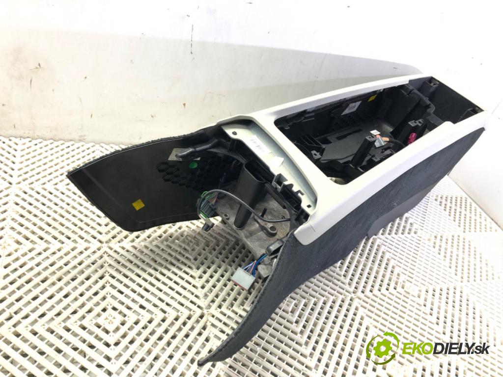 VOLVO XC60 II (246) 2017 - 2022    D4 AWD 140 kW [190 KM] olej napędowy 2017 - 2022  Tunel stredový 31417518 (Stredový tunel / panel)